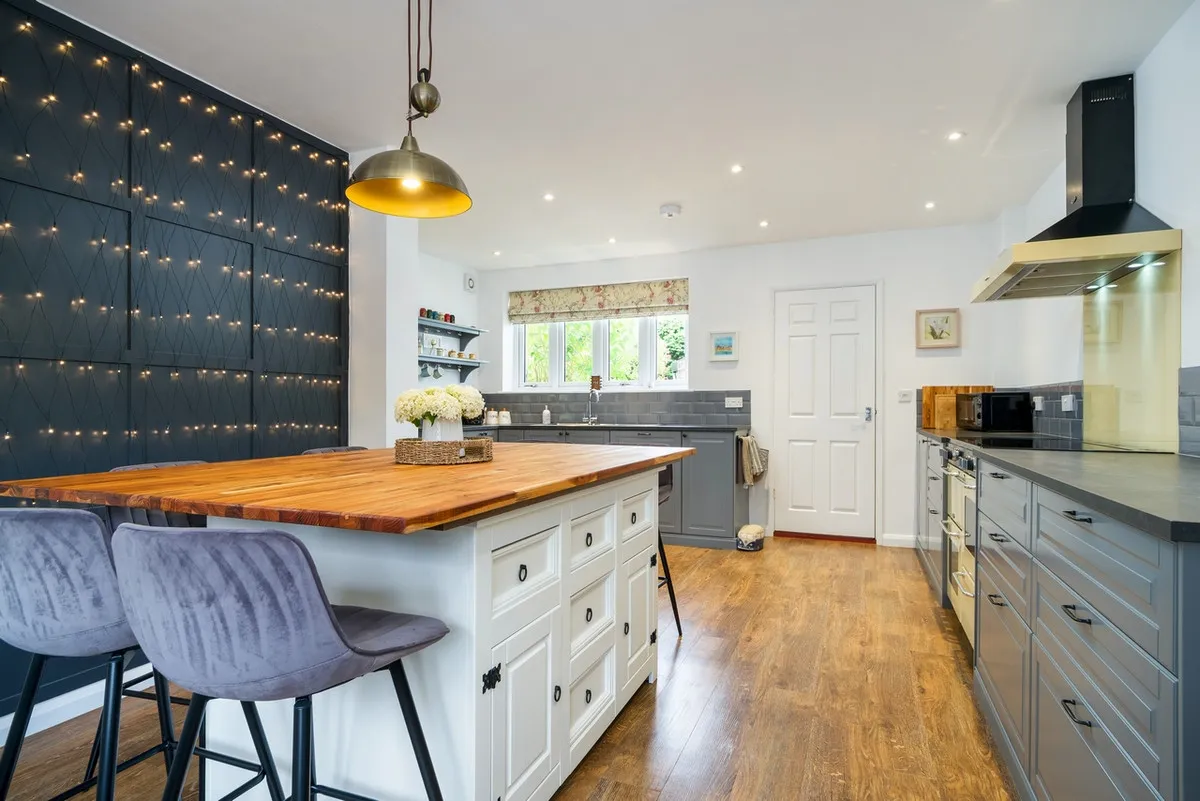 Station Road, Burston, IP22, photo 3