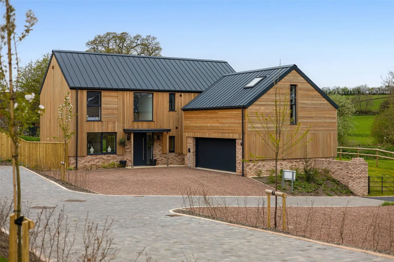 5 bed property for sale, Frogmire Lane, Sandford, EX17