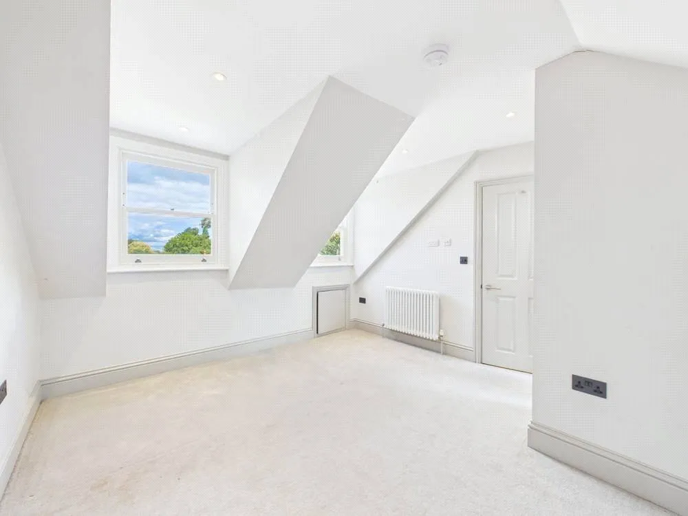 Mortlake High Street, London, SW14, photo 13