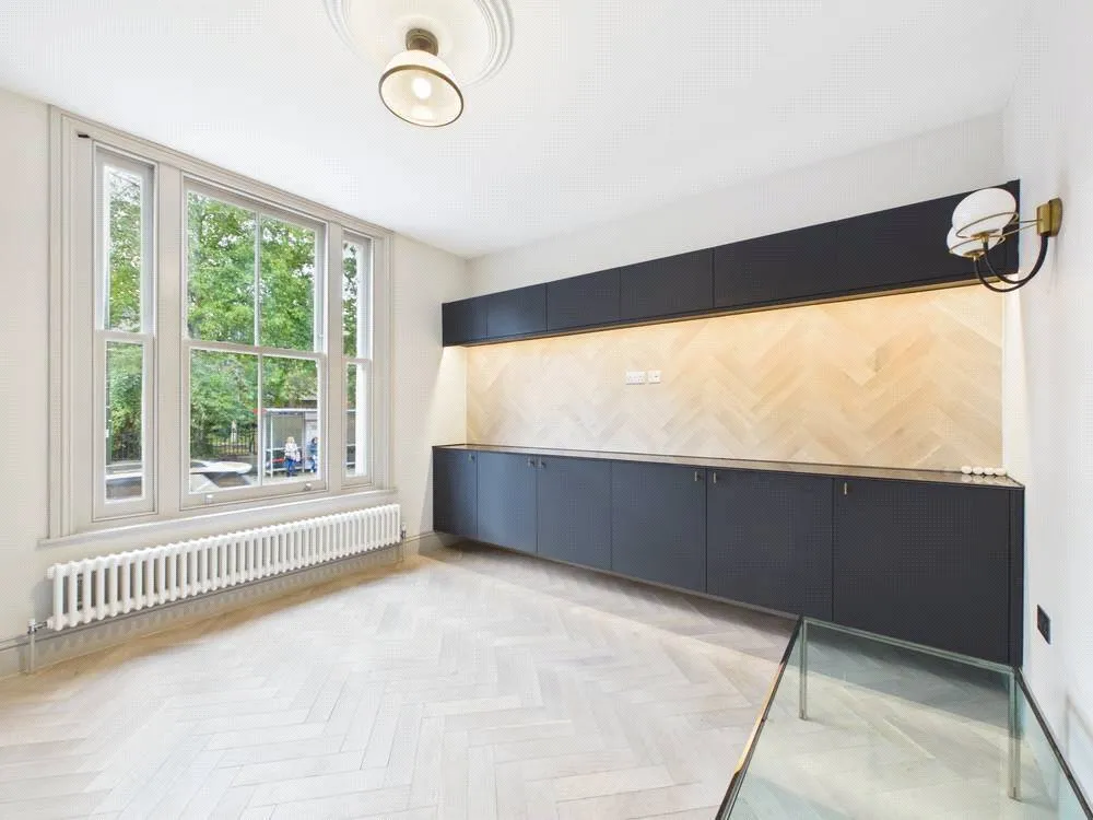 Mortlake High Street, London, SW14, photo 6