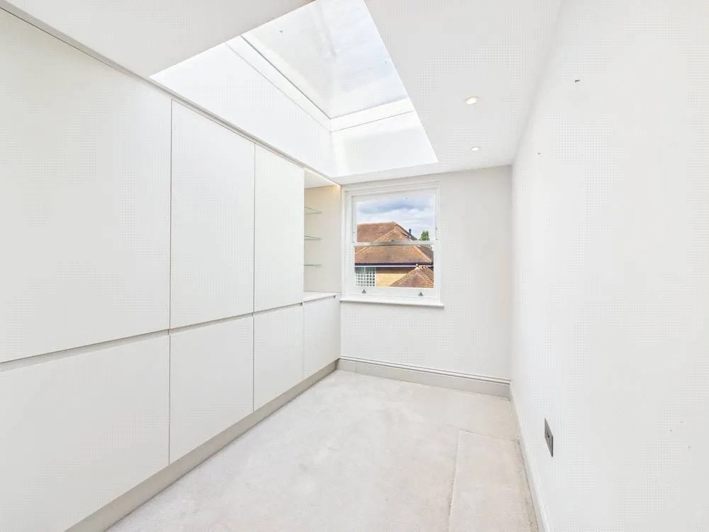 Mortlake High Street, London, SW14, photo 11