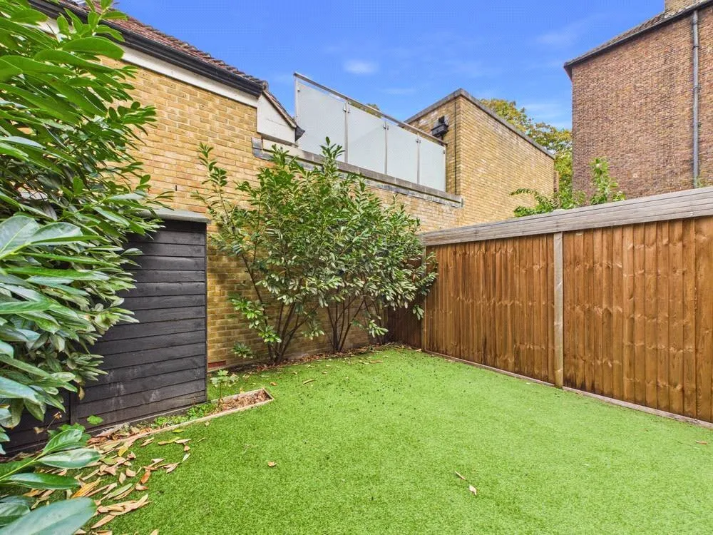Mortlake High Street, London, SW14, photo 19