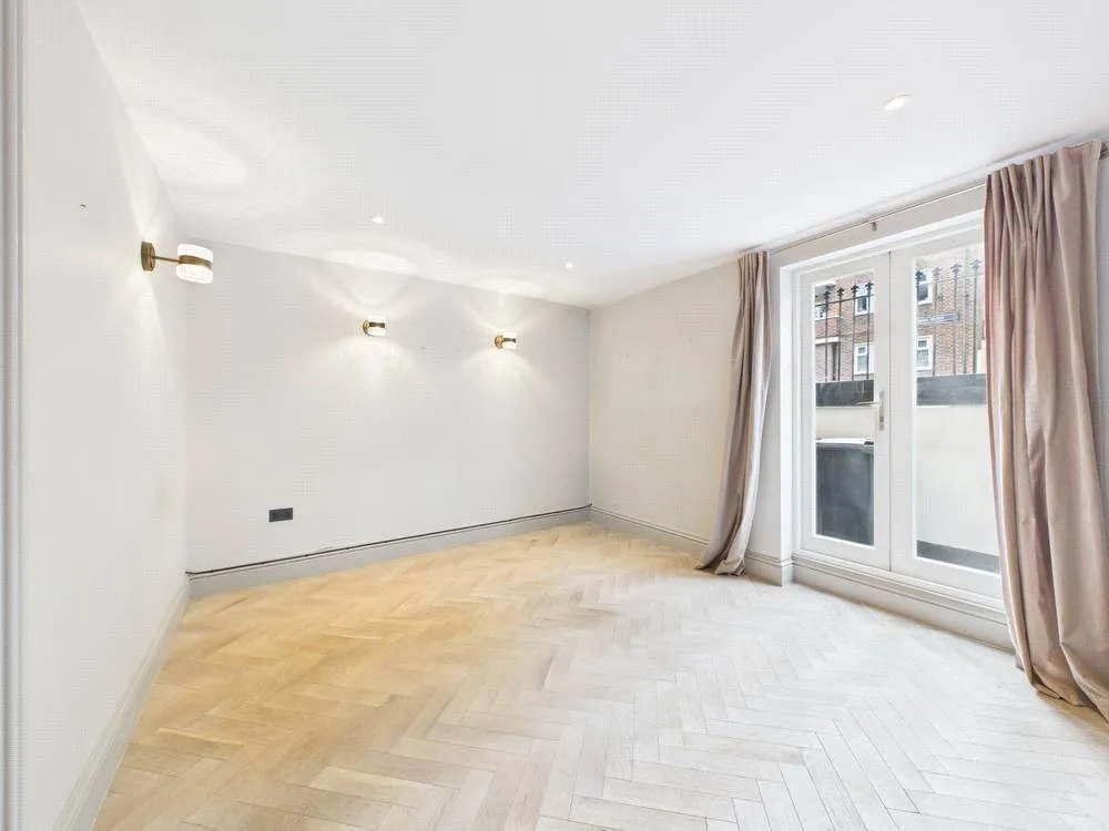 Mortlake High Street, London, SW14, photo 5