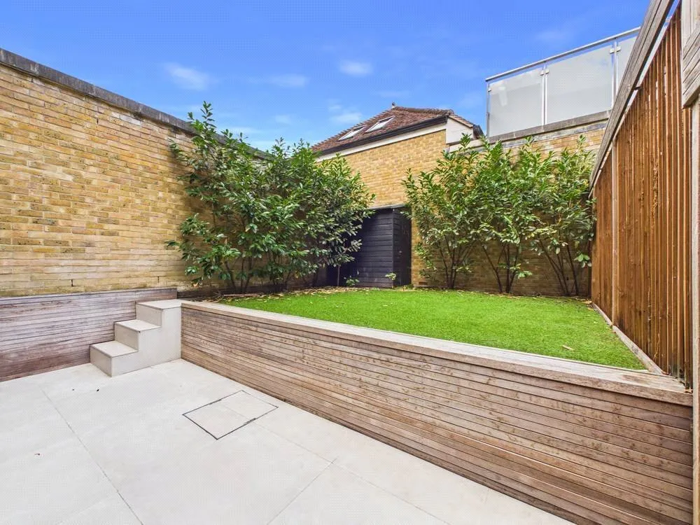 Mortlake High Street, London, SW14, photo 18