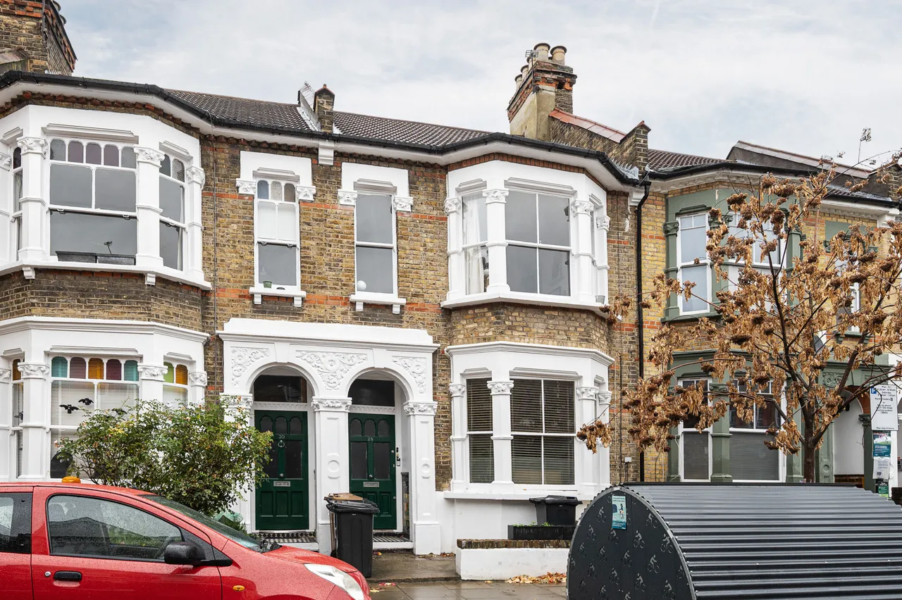 1 bed flat for sale — Flat 1, 28 Princess May Road, London