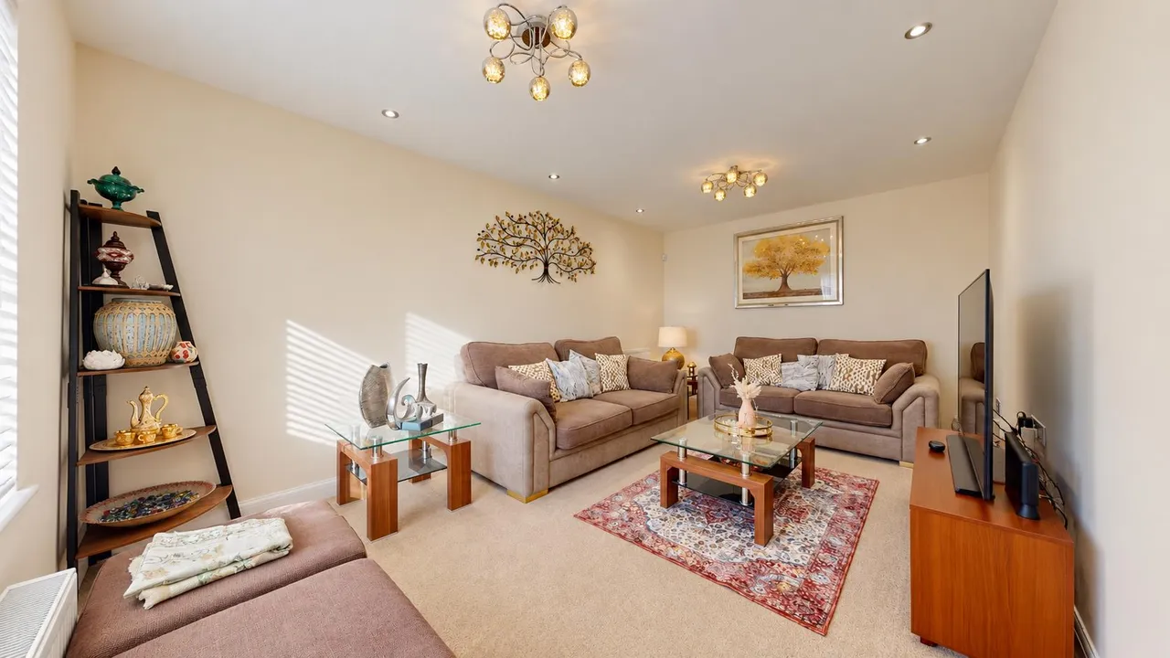Cranwell Crescent, Eaton Leys, photo 6