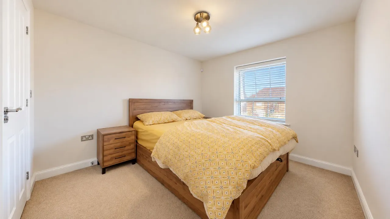 Cranwell Crescent, Eaton Leys, photo 11