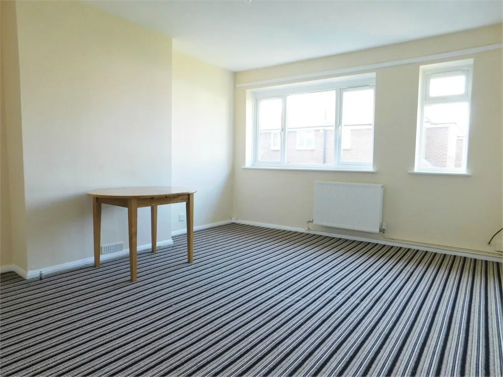 2 bed flat to rent — Park Lane, Harrow, Middlesex, Greater London, HA2 8NW