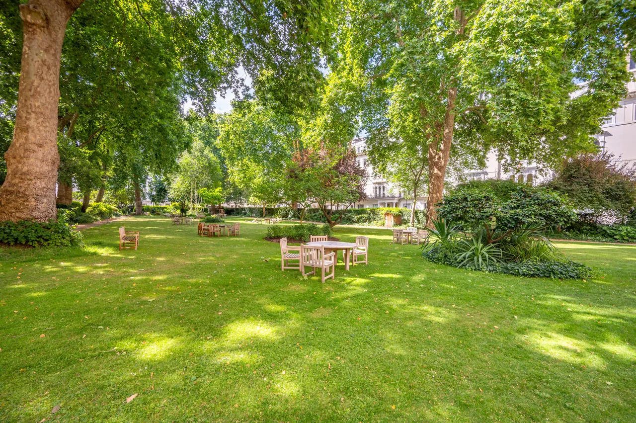 3 Garden House, 86-92 Kensington Gardens Square, London, photo 11