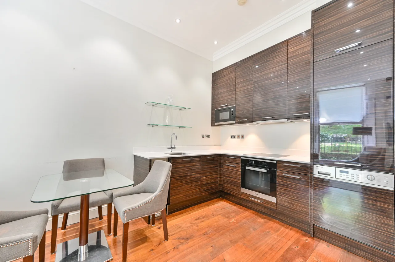 3 Garden House, 86-92 Kensington Gardens Square, London, photo 12