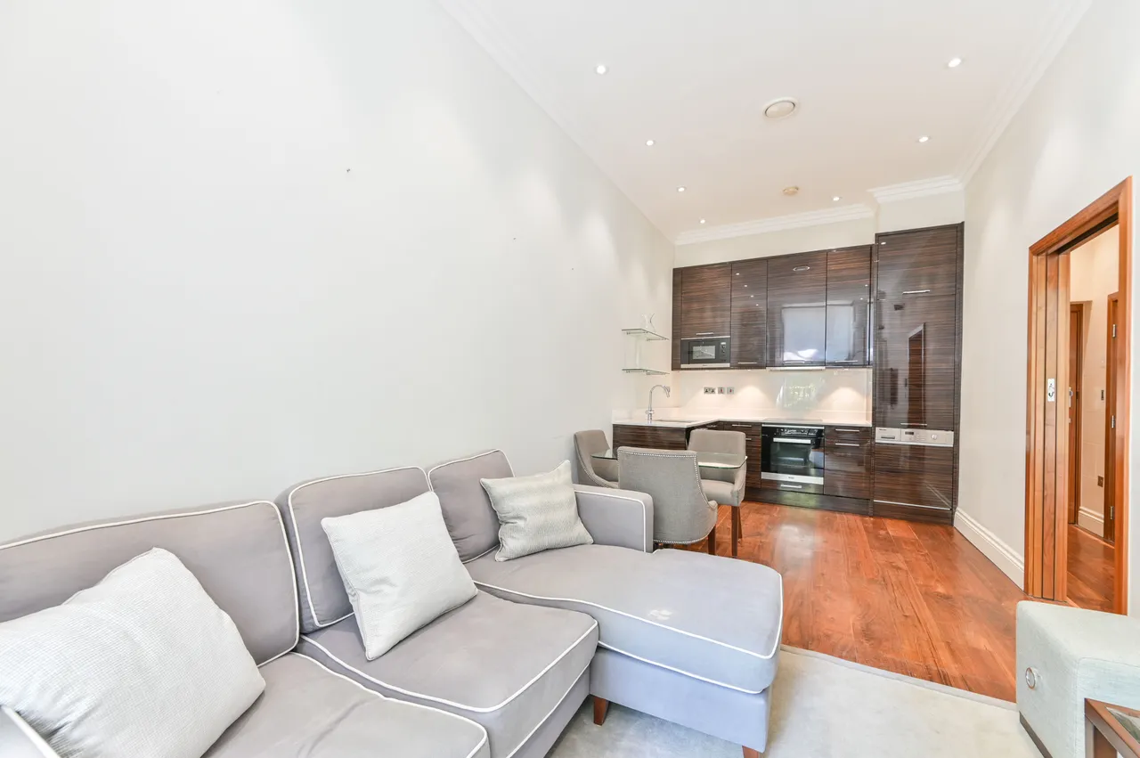 3 Garden House, 86-92 Kensington Gardens Square, London, photo 9