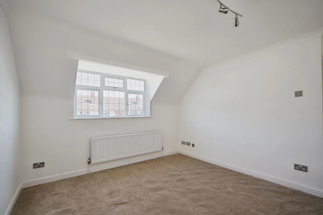Gobions Avenue, Romford, RM5, photo 6