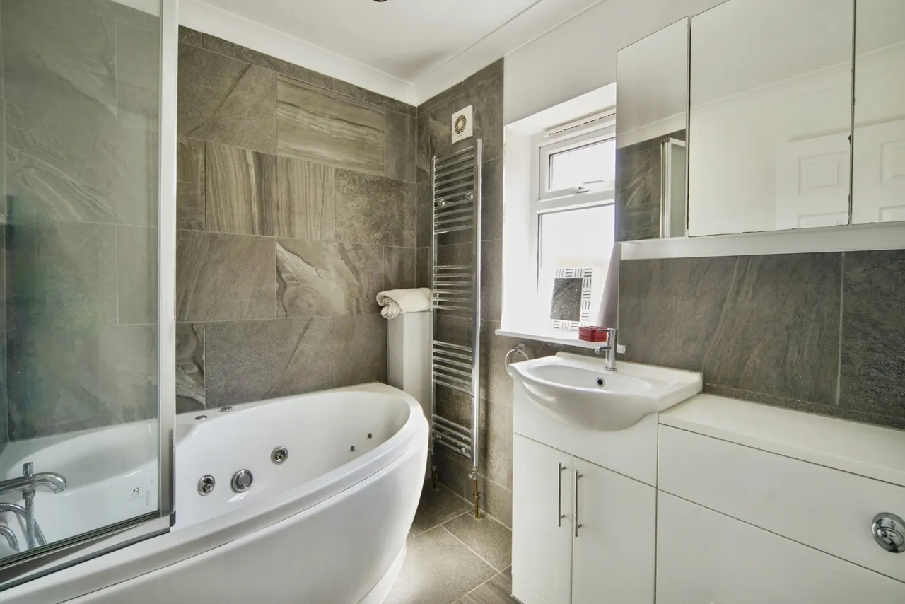 Gobions Avenue, Romford, RM5, photo 27
