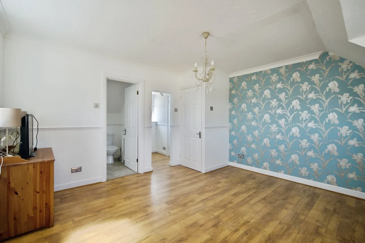 Gobions Avenue, Romford, RM5, photo 10