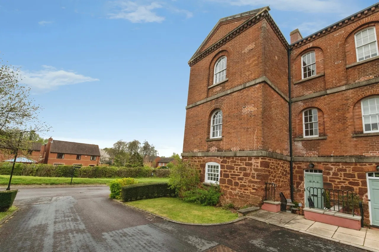 3 bed flat for sale — Woodbury Walk, Exminster, Exeter