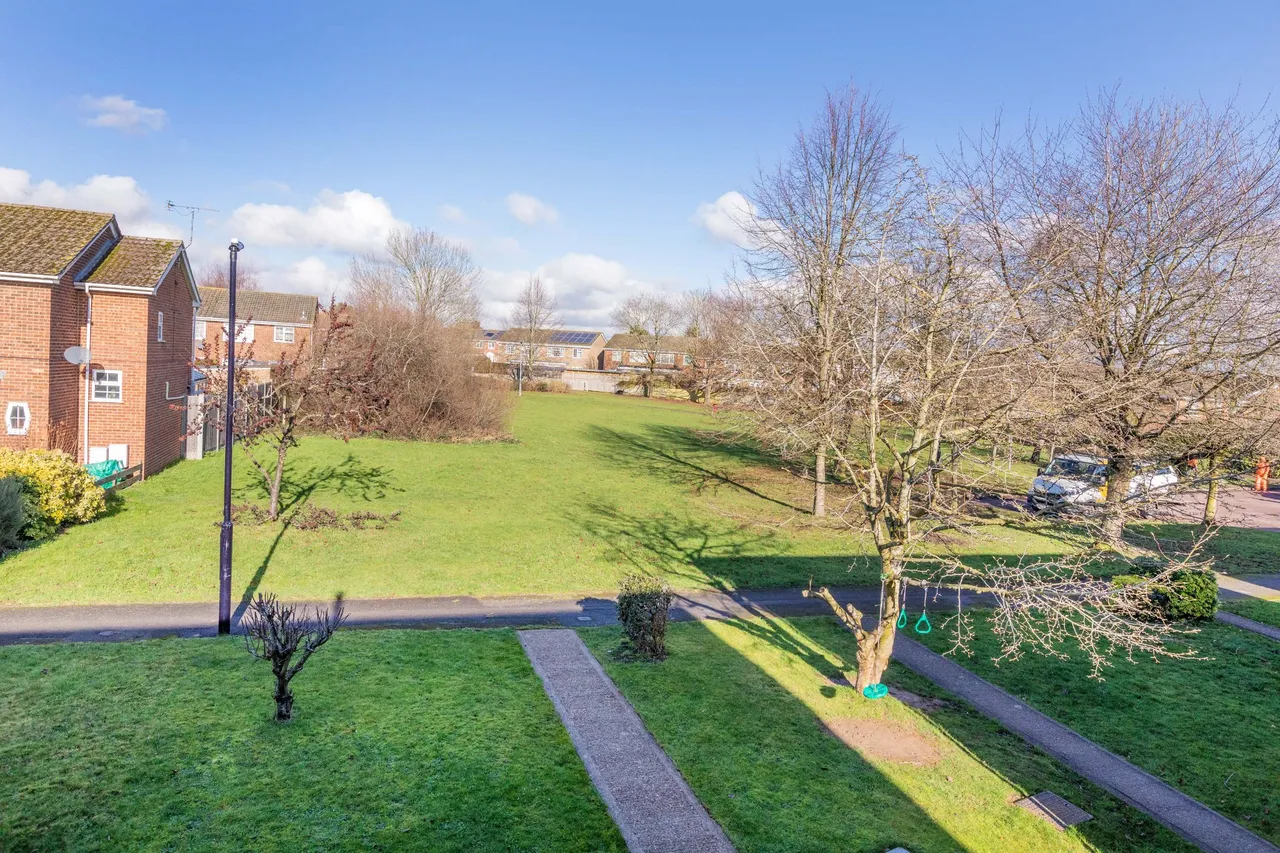 Dorchester Close, Cranbrook Drive, Maidenhead, Berkshire, photo 17