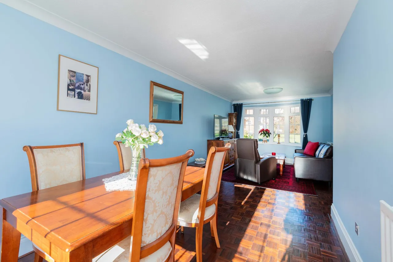Dorchester Close, Cranbrook Drive, Maidenhead, Berkshire, photo 7
