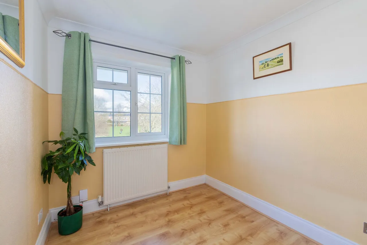 Dorchester Close, Cranbrook Drive, Maidenhead, Berkshire, photo 13