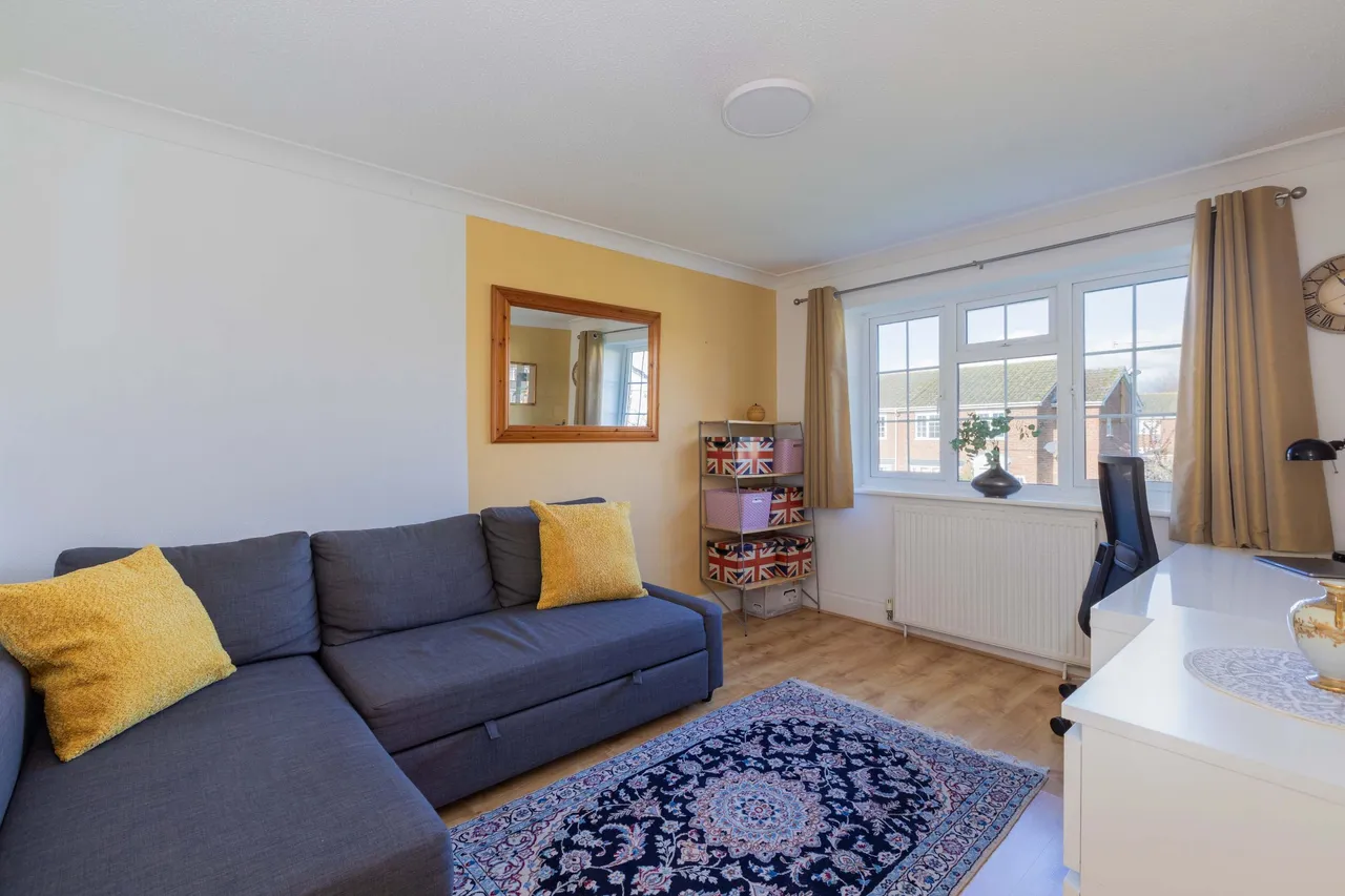Dorchester Close, Cranbrook Drive, Maidenhead, Berkshire, photo 11