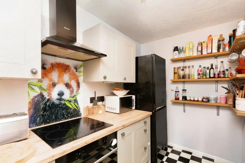 Calton Gardens, Aldershot, Hampshire, GU11 3TB, photo 10