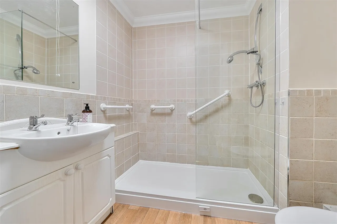 Bishops Down Road, Tunbridge Wells, TN4, photo 11
