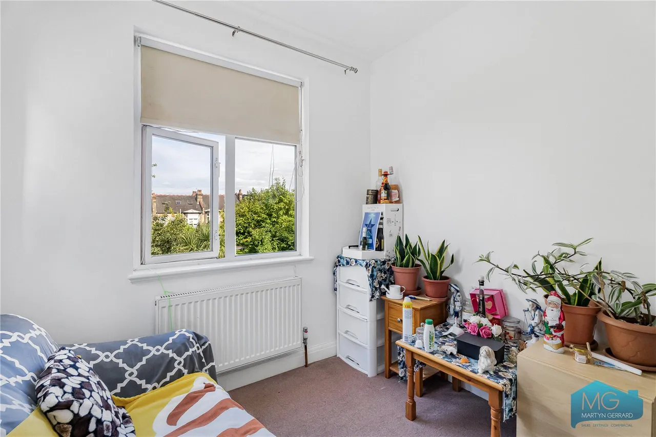 Petworth Road, London, N12, photo 10