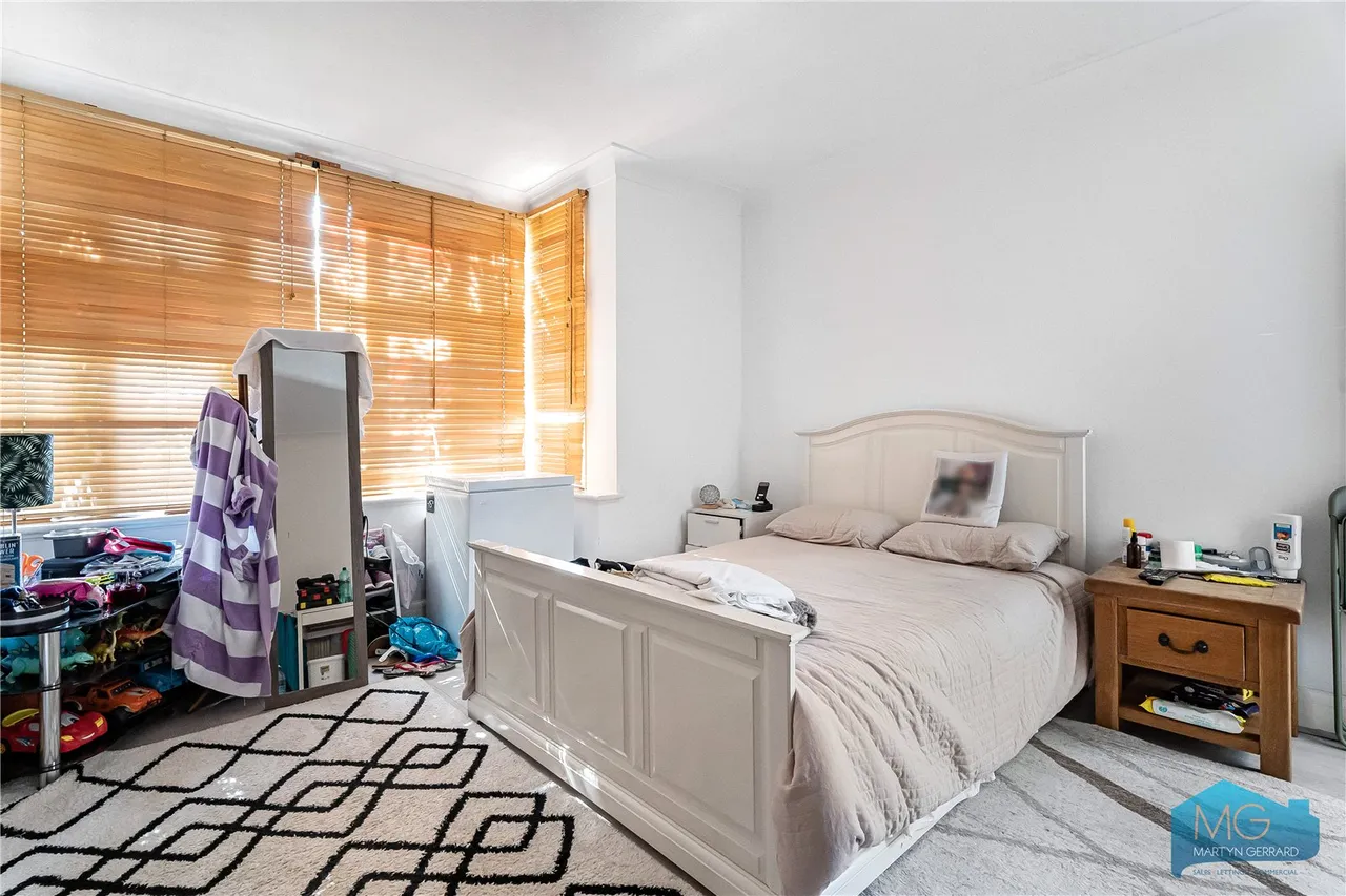 Petworth Road, London, N12, photo 21
