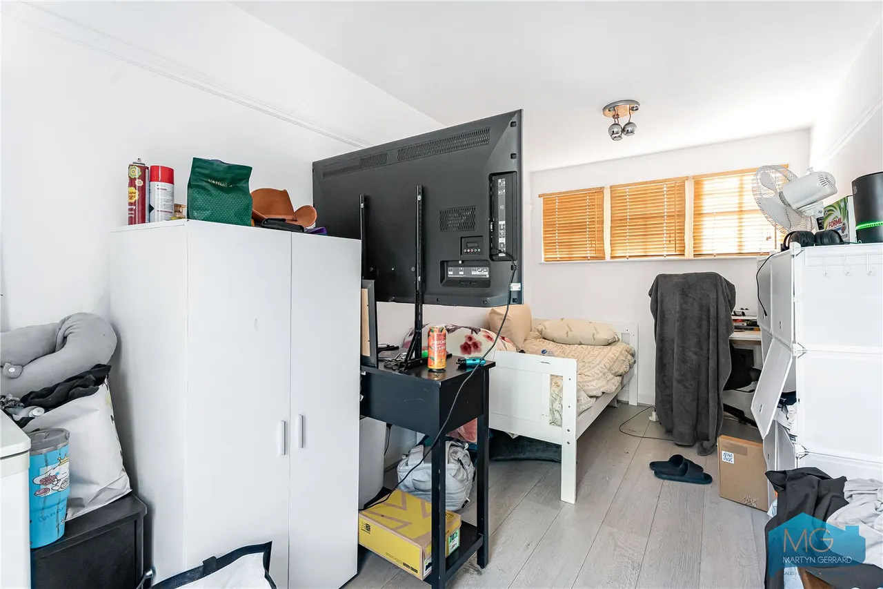 Petworth Road, London, N12, photo 17