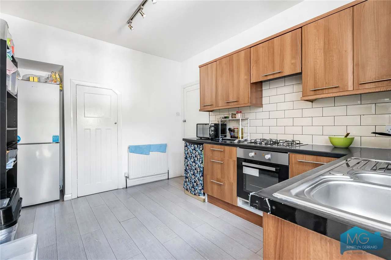 Petworth Road, London, N12, photo 11