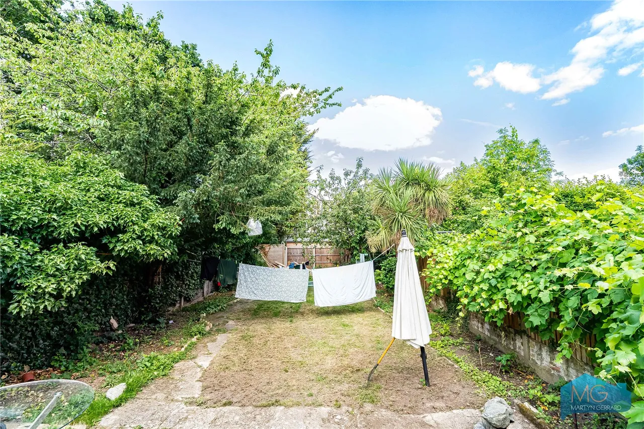 Petworth Road, London, N12, photo 3
