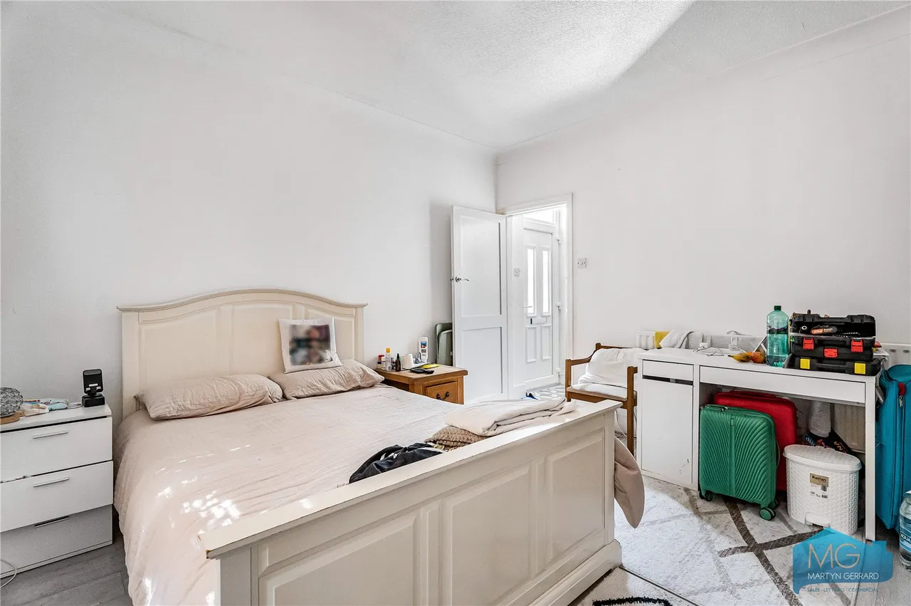 Petworth Road, London, N12, photo 20