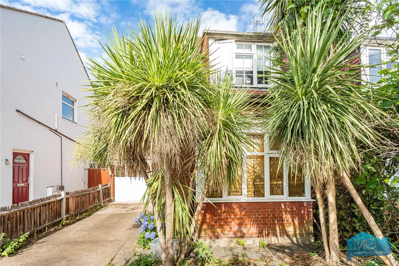 Petworth Road, London, N12, photo 14