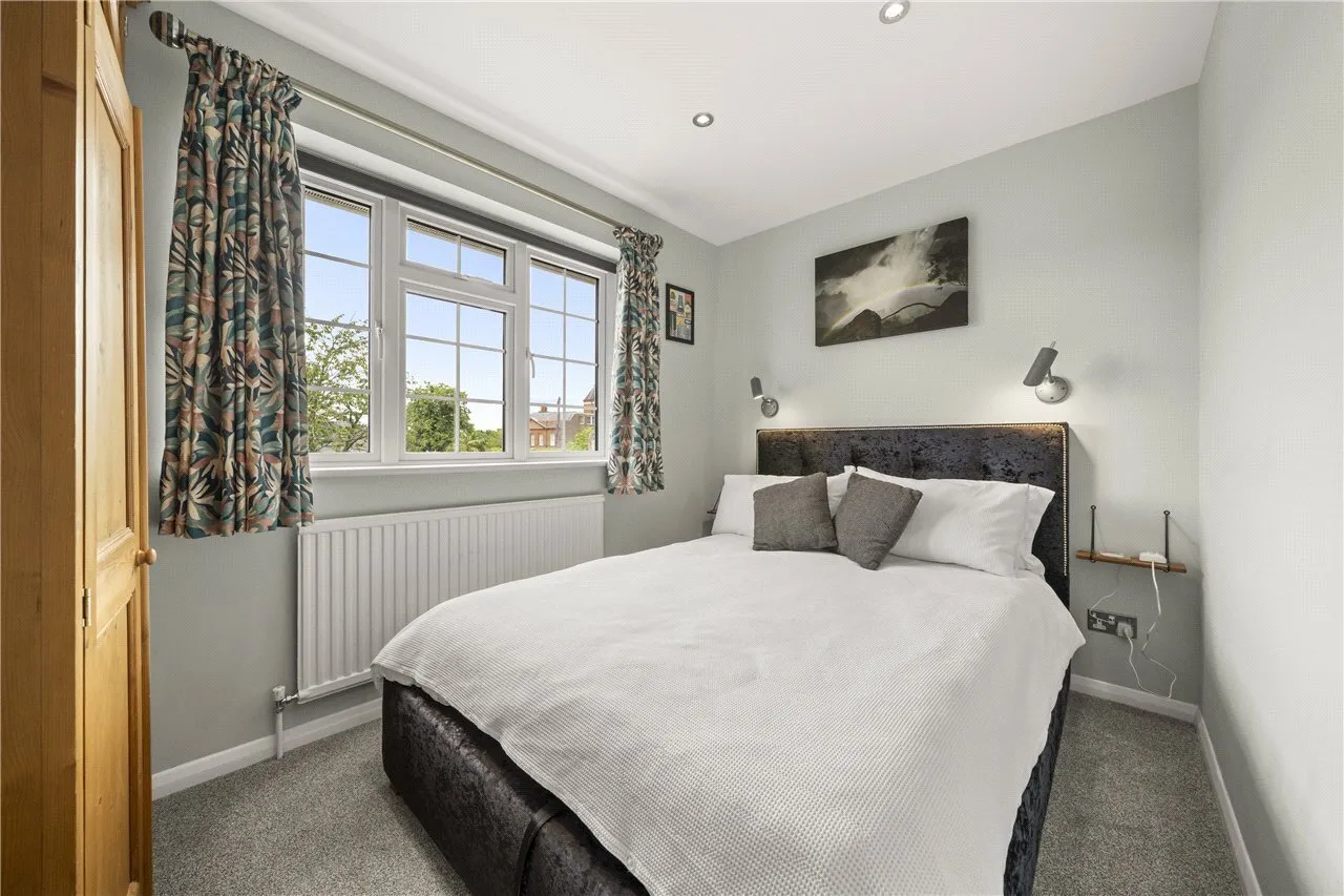 Portmore Park Road, Weybridge, KT13, photo 11
