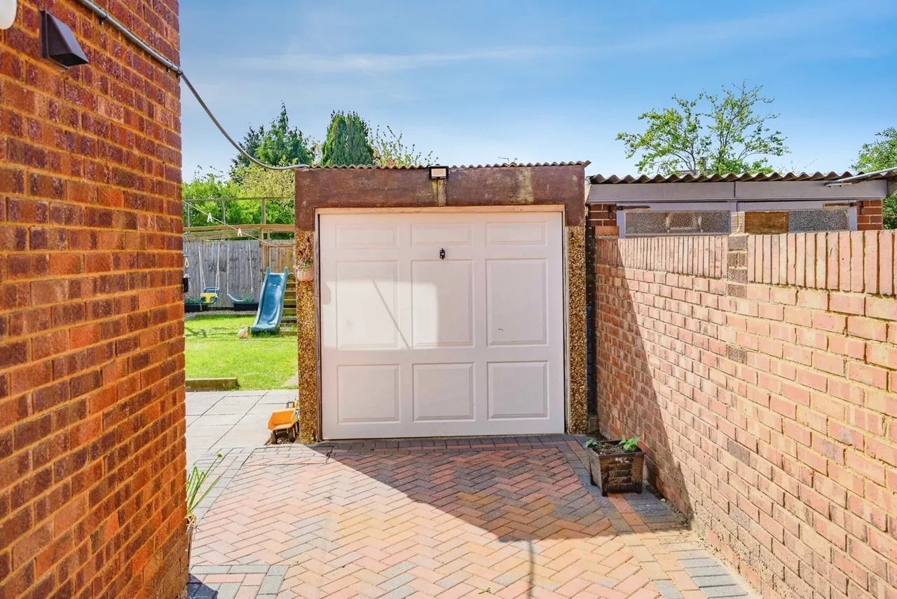 Galston Road, Luton, Bedfordshire, LU3, photo 10