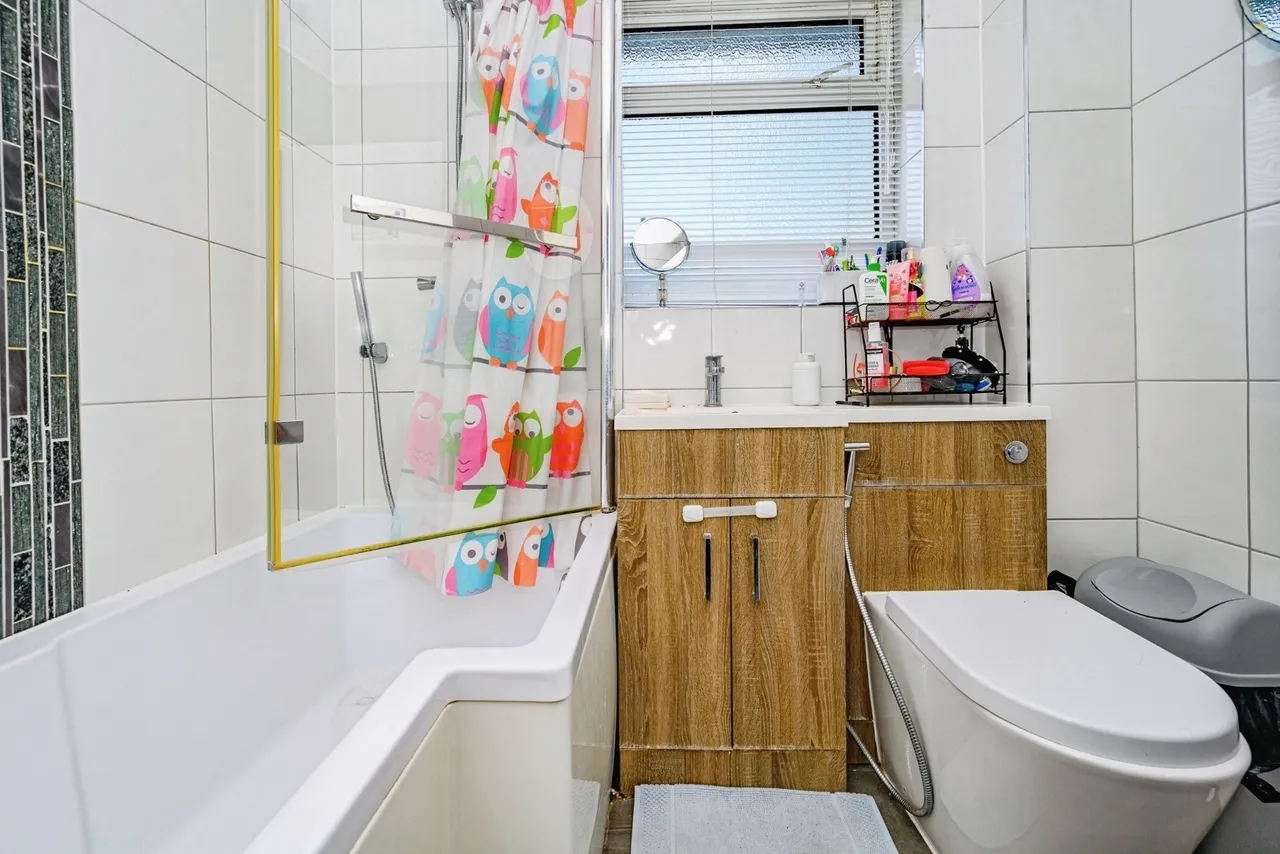 Galston Road, Luton, Bedfordshire, LU3, photo 13