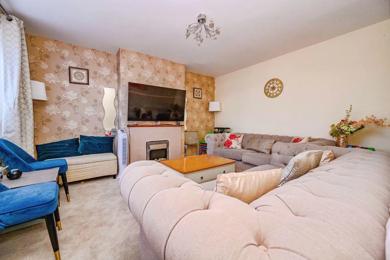 Galston Road, Luton, Bedfordshire, LU3, photo 2