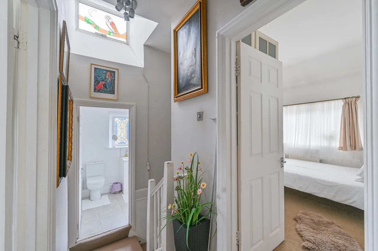 Purley, CR8, photo 12