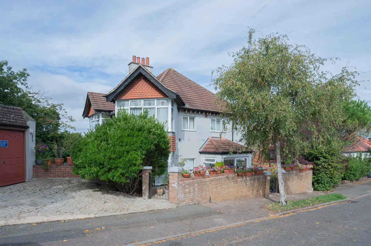 Purley, CR8, photo 29