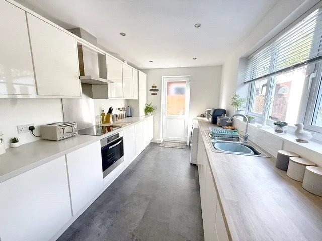 Moss Lane, Madeley, Crewe, Staffordshire, CW3, photo 5