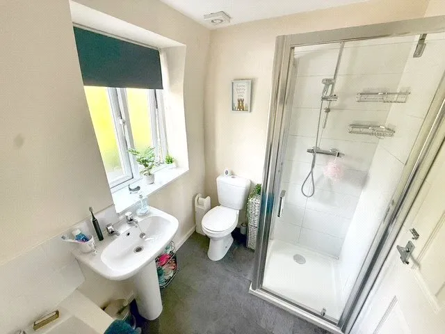 Moss Lane, Madeley, Crewe, Staffordshire, CW3, photo 16
