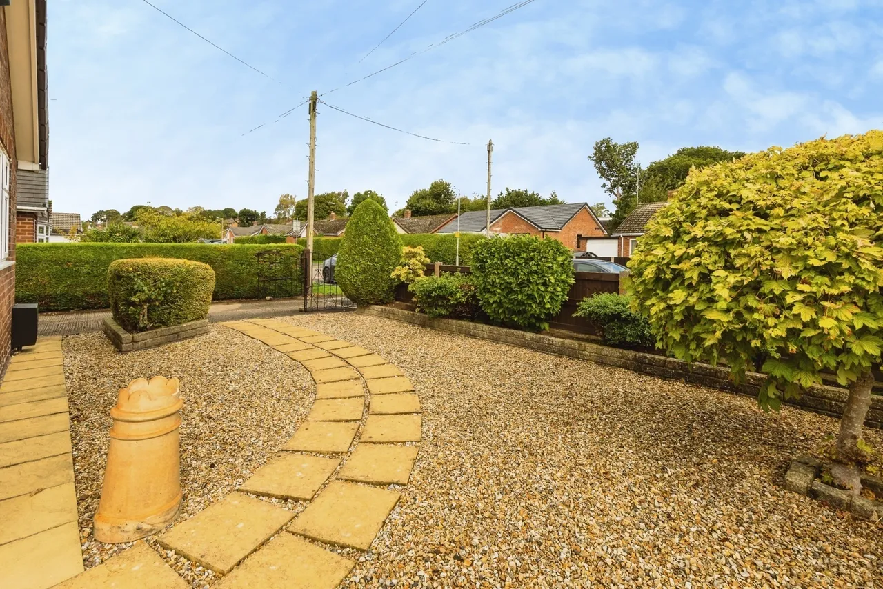 Wats Dyke Avenue, Mynydd Isa, CH7, photo 22