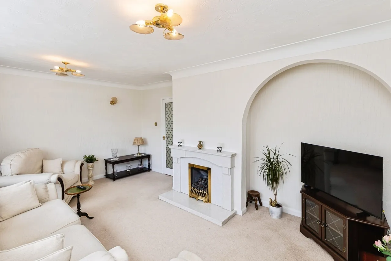 Wats Dyke Avenue, Mynydd Isa, CH7, photo 3