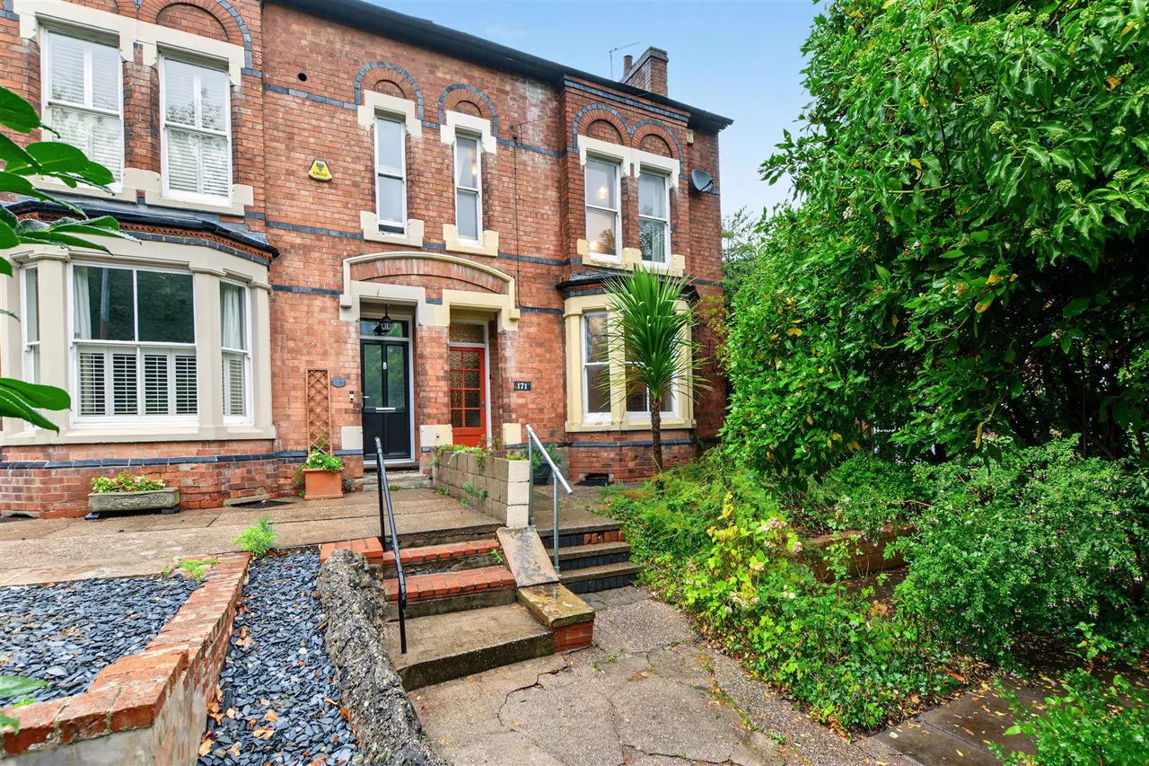 5 bed house for sale, Derby Road, Sandiacre, NG10