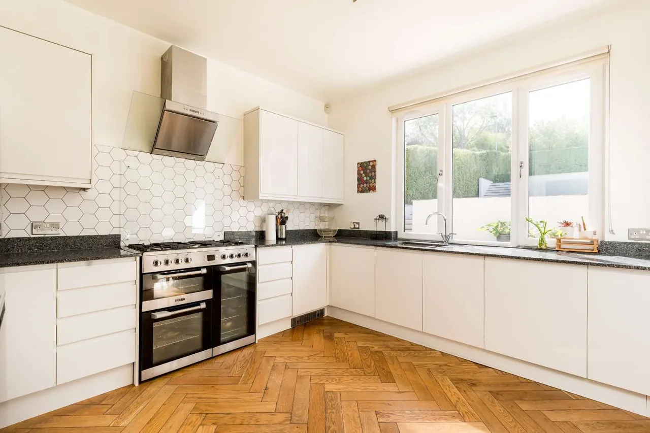 Greenbank Drive, Greenbank, Edinburgh, EH10 5RF, photo 5