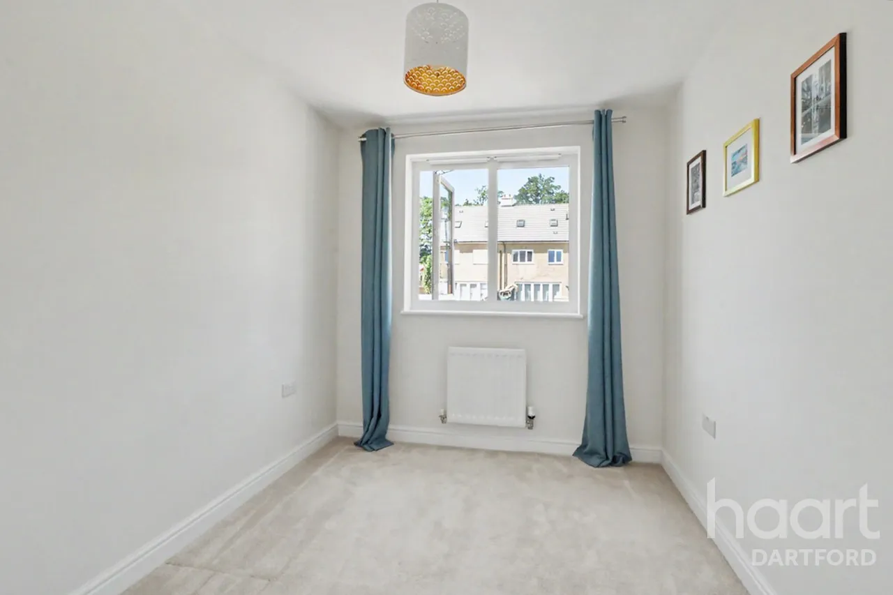 Emmeline Avenue, Swanscombe, DA10, photo 11