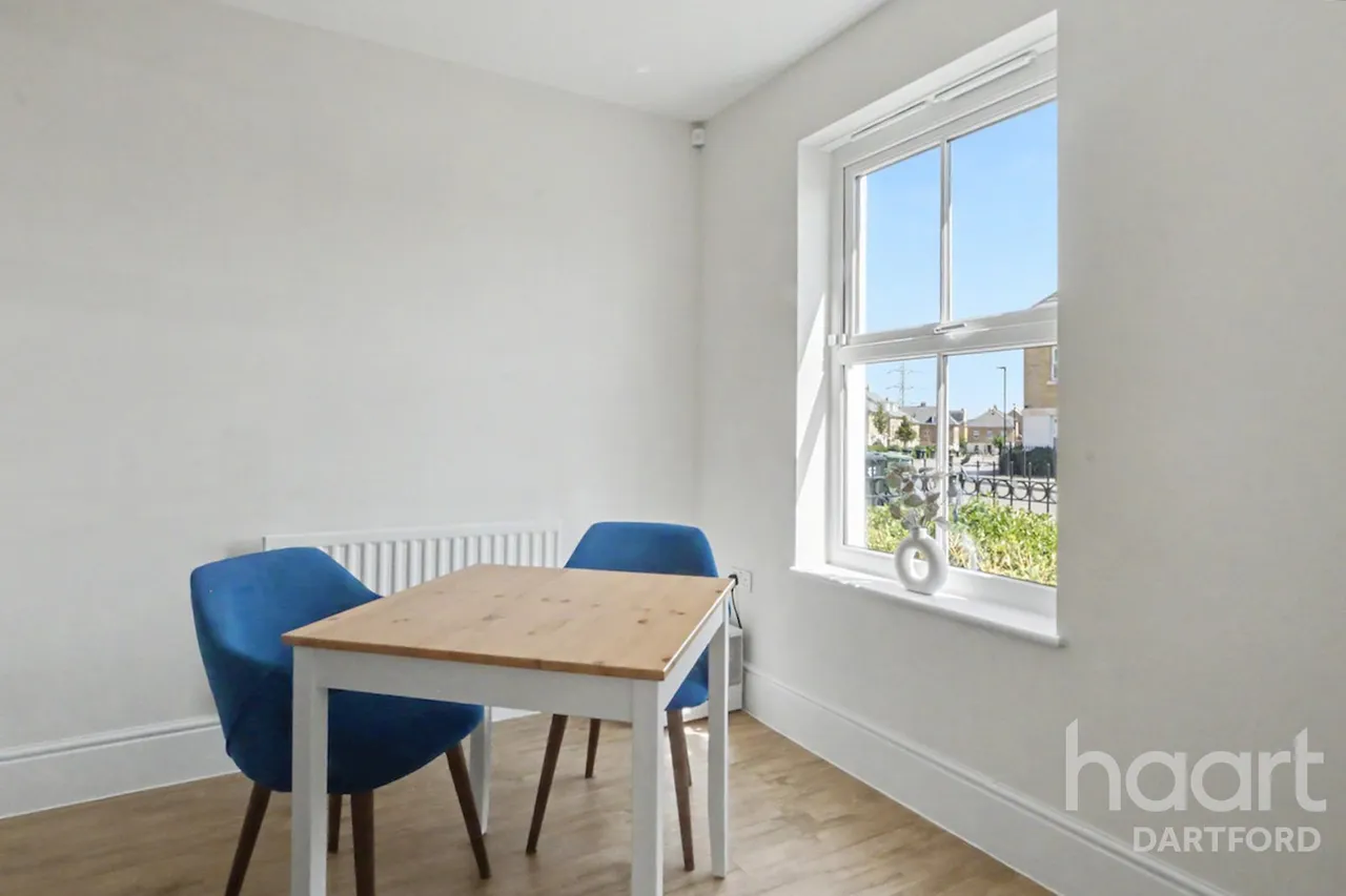Emmeline Avenue, Swanscombe, DA10, photo 7