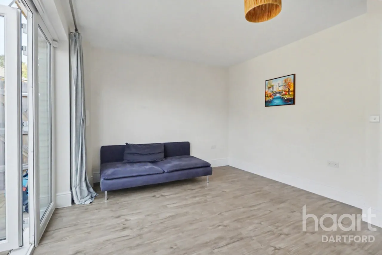Emmeline Avenue, Swanscombe, DA10, photo 13