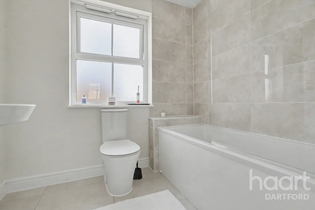 Emmeline Avenue, Swanscombe, DA10, photo 9