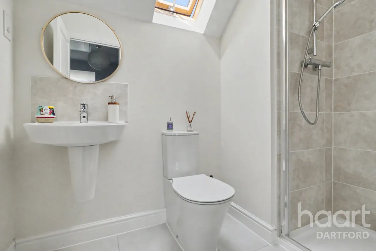 Emmeline Avenue, Swanscombe, DA10, photo 10