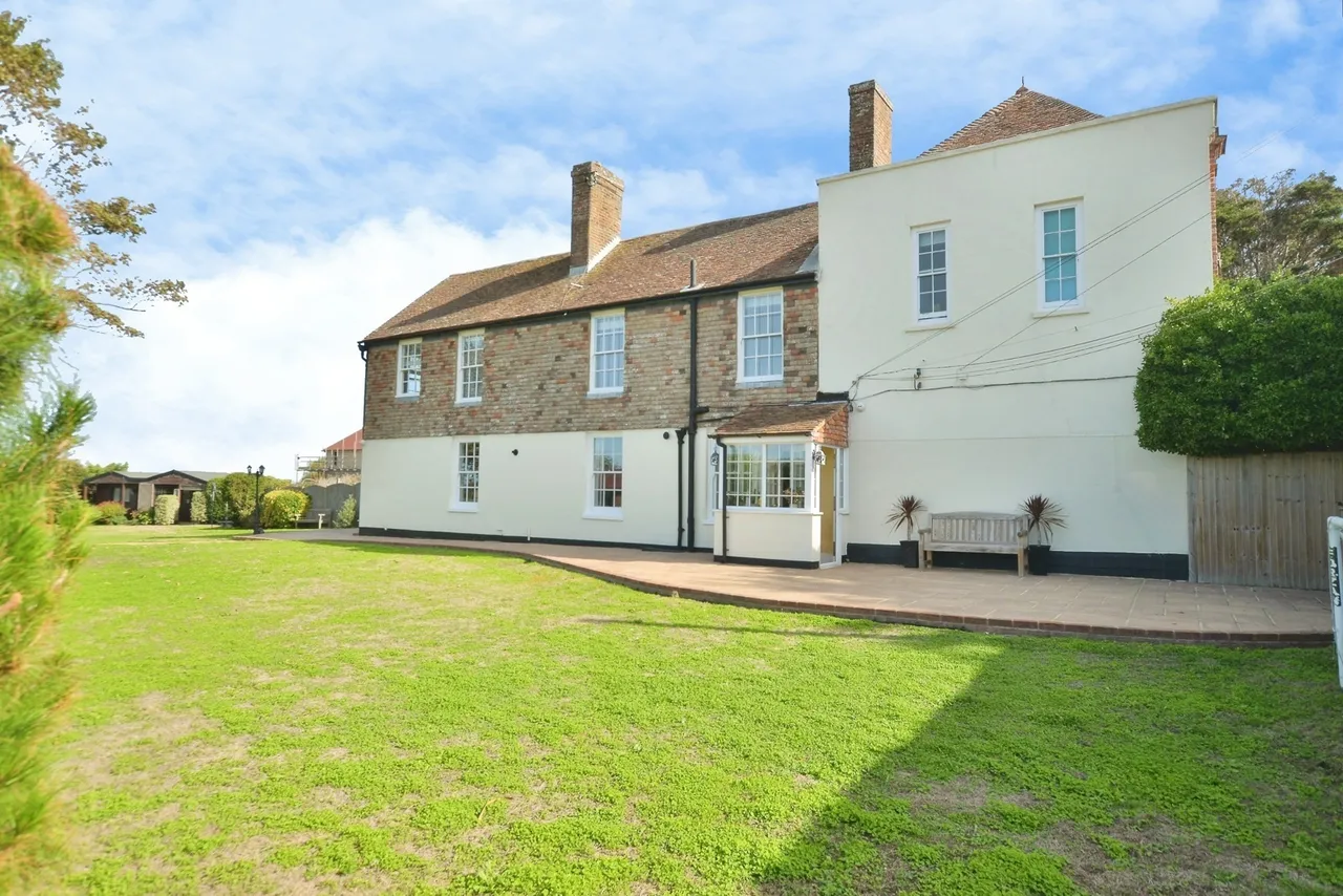 High Street, Lydd, TN29, photo 22